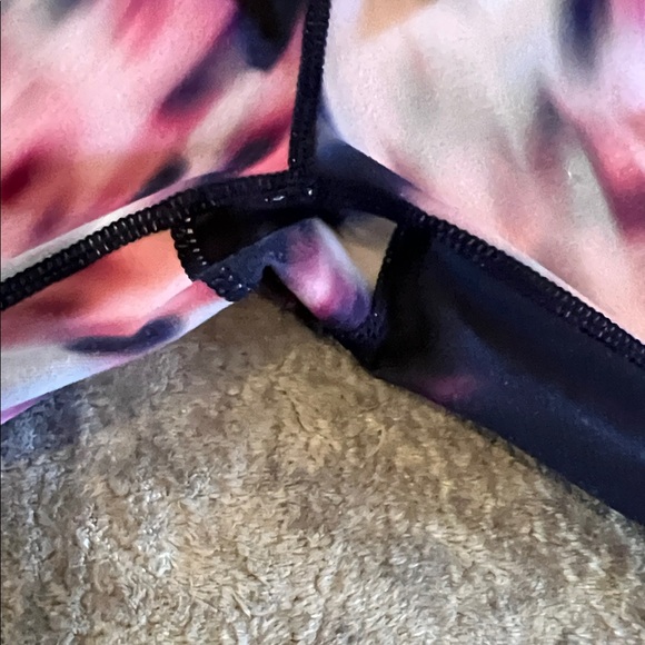 Zella Abstract Pink and Black Leggings - Picture 4 of 8
